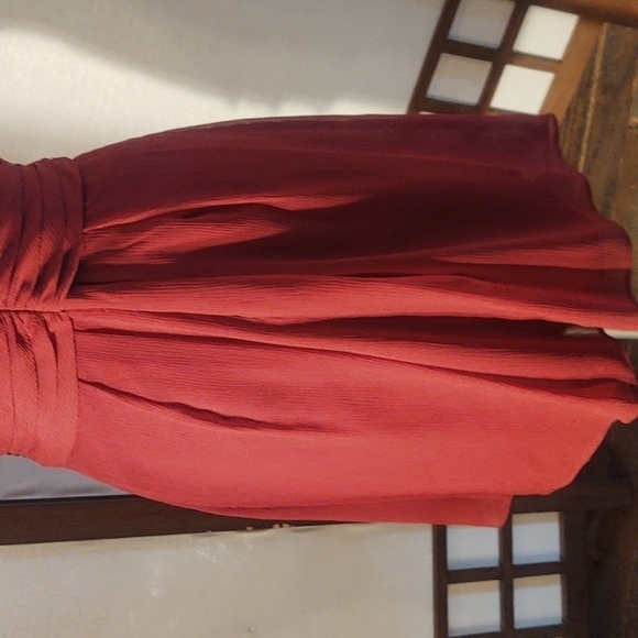 David's Bridal Short Crinkle Chiffon Dress with Front Cascade Wine Dress Sz 4 - Picture 7 of 10